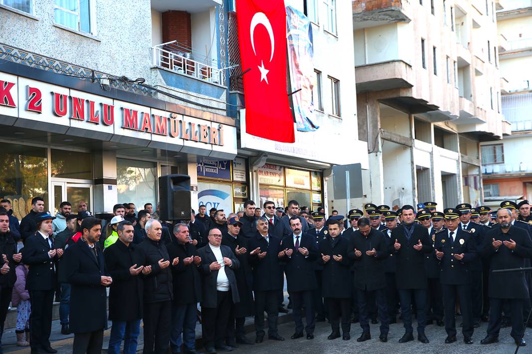 Şehit Emniyet Müdürü Ali Gaffar Okkan için Sakarya ve Diyarbakır'da anma töreni 20
